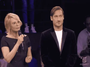 Foto di Maria De Filippi e Francesco Totti nella seconda puntata di Amici 2018 Serale