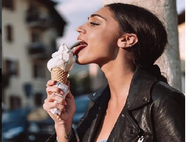 Cecilia lingua bianca