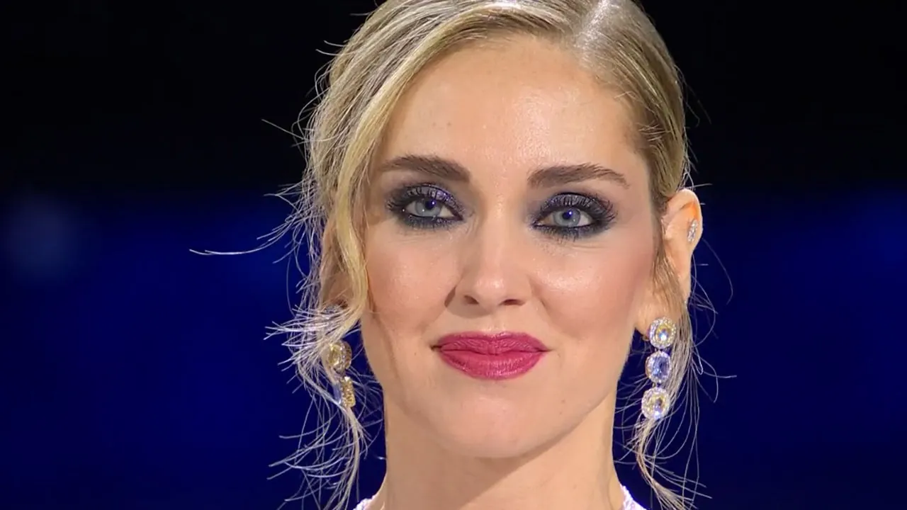 Chiara Ferragni Fenice rosso