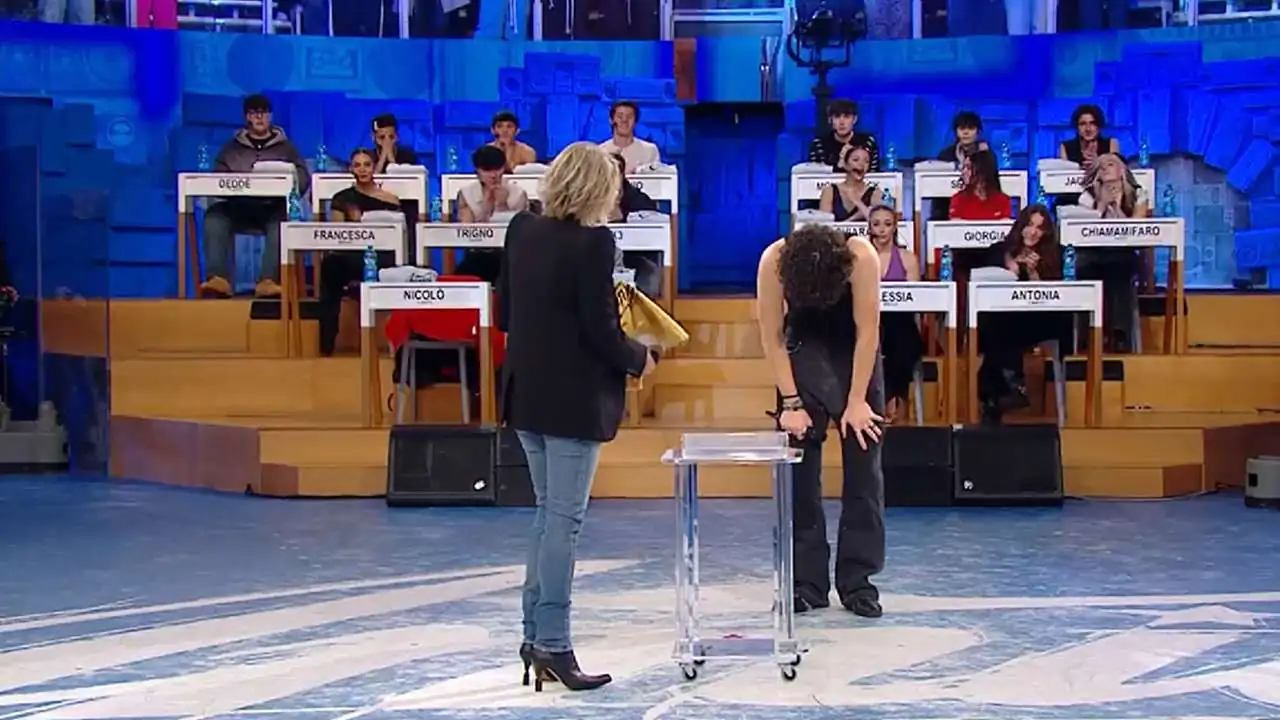 Nicolò ottiene la maglia del Serale di Amici 24