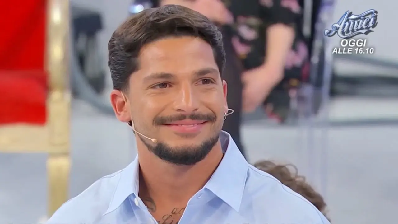 Gianmarco riceve una dichiarazione