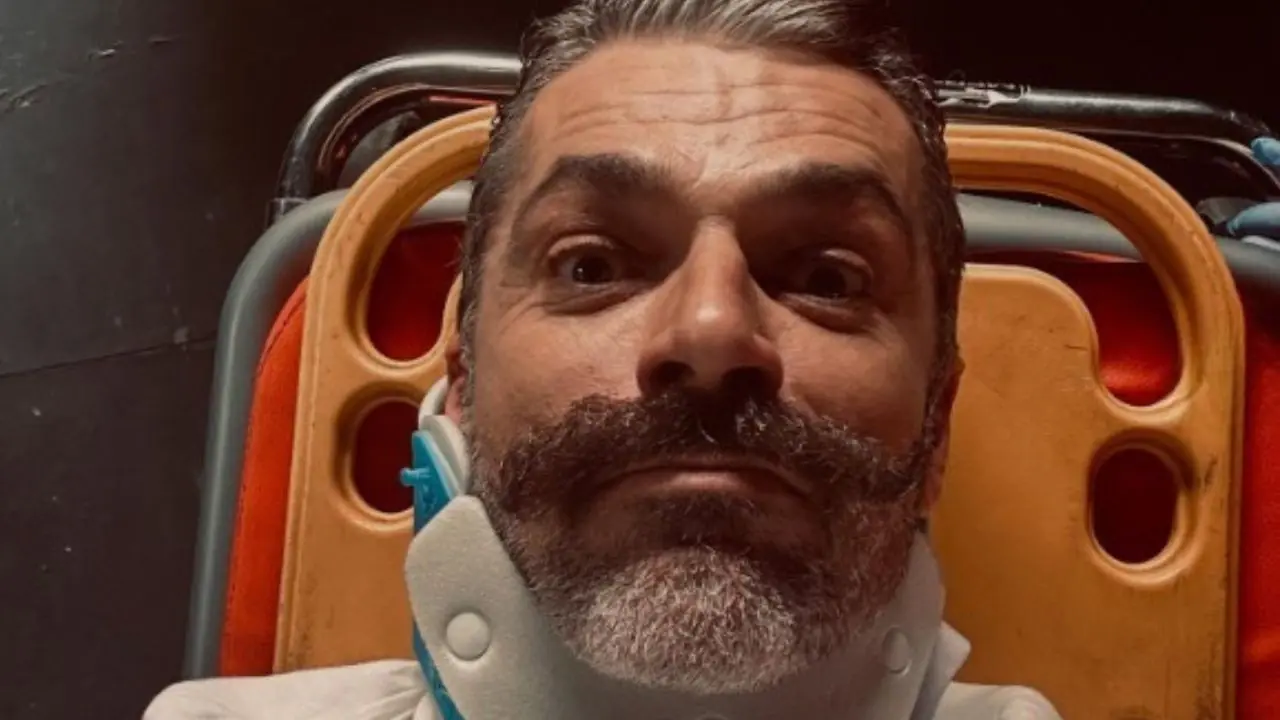 Luca Argentero Indossa Collarino Spiegazione