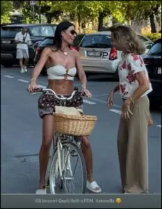 Elisabetta Gregoraci provoca la Fiordelisi pubblicando una foto con la suocera Fratini