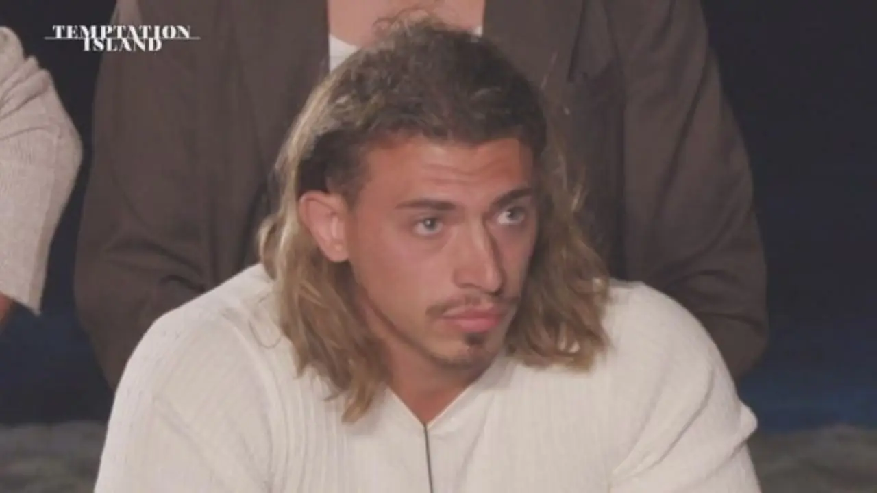 Temptation Island, Simone tradisce Sonia