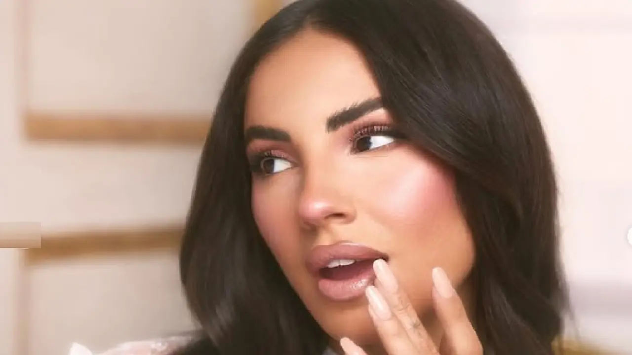 Giulia De Lellis con il rossetto