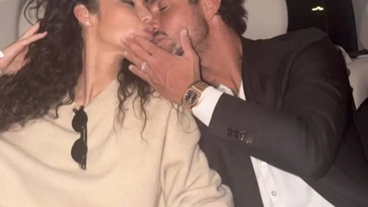 Raffaella Fico bacia Izzo