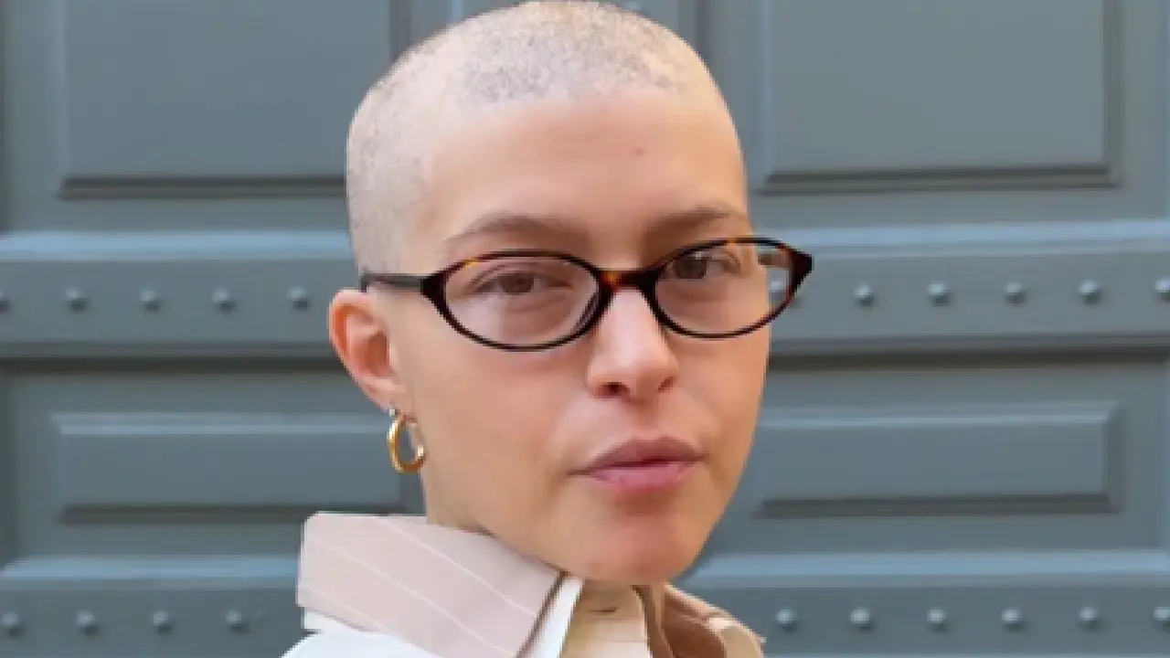 Natalia Paragoni calva
