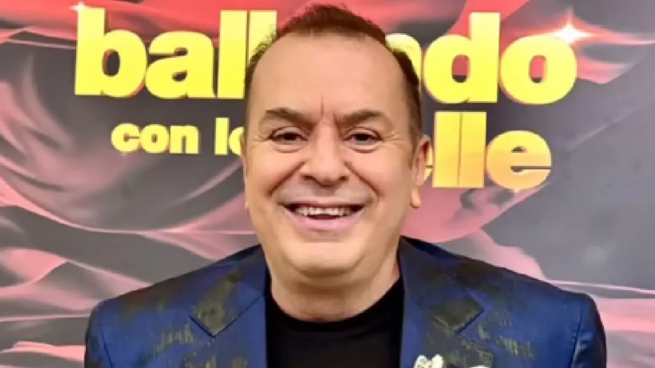 Fabio Canino con la giacca